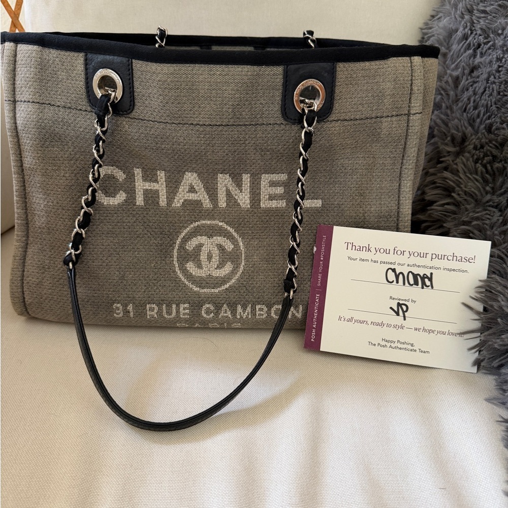 CHANEL Deauville Tote